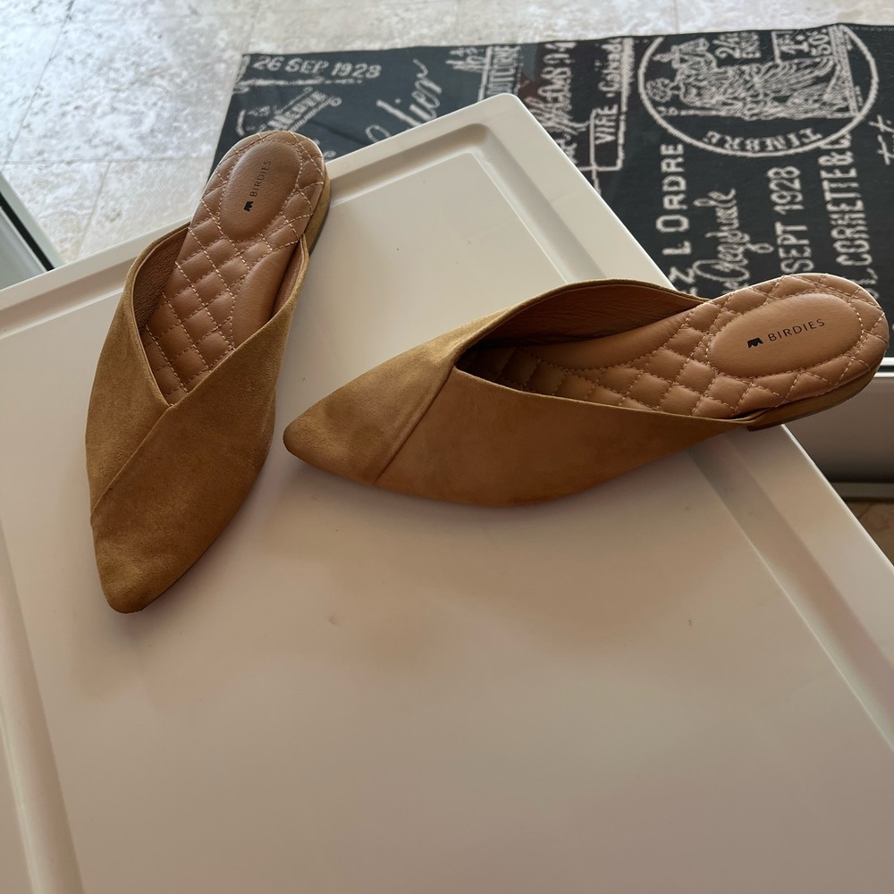 Birdies camel women's shoes, size 8.5 flats leather, slip on, super comfort